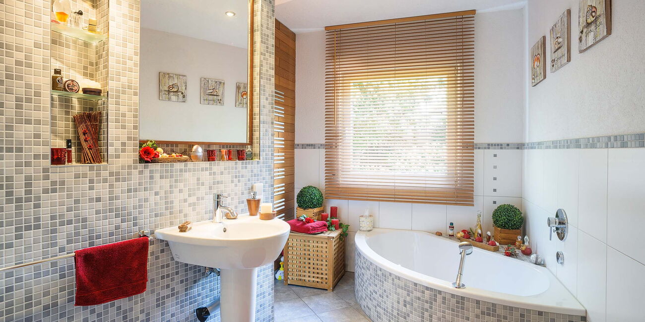 weiße Wände und spiegelnde Flächen kann die Kameraautomatik vor Probleme stellen