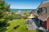 großartige Aus- und Übersicht vom Gelände der Pension bis zum Meer