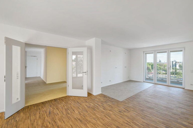 Optimierung von Immobilienfotos sind keine Manipulation, der Ausblick aus dem Fenster muss an die Innenraumbelichtung angepasst werden